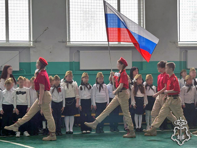 В Запорожской области сотрудник Росгвардии открыл школьный смотр строя и песни