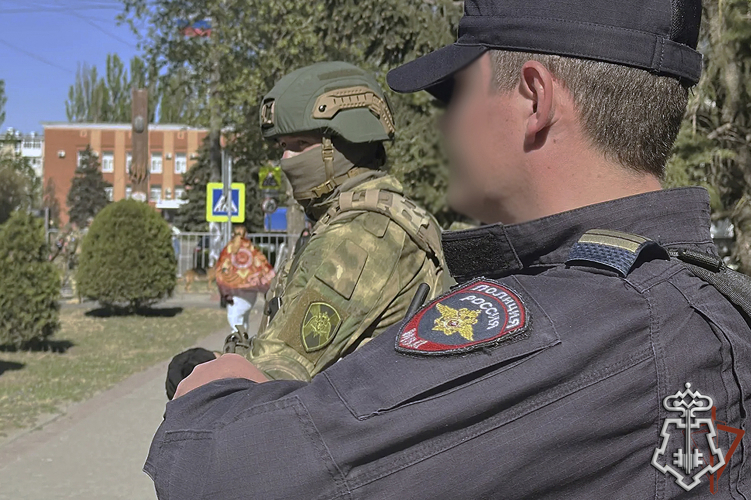 Дань уважения и памяти отдали победителям и ветеранам Великой Отечественной войны росгвардейцы в Запорожской области