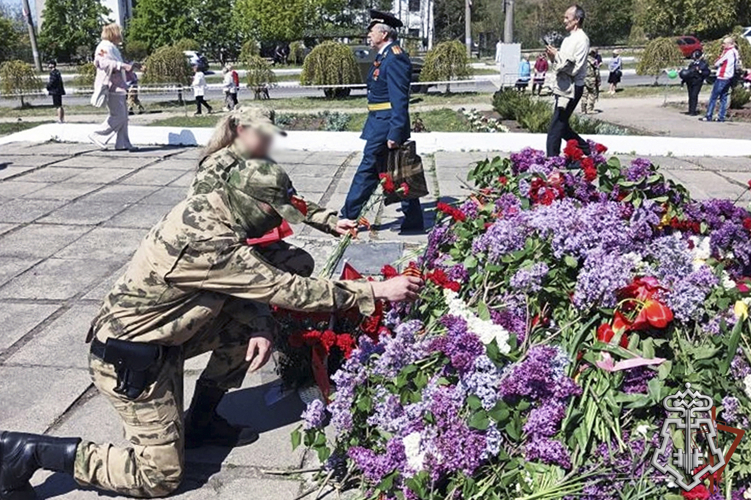 Дань уважения и памяти отдали победителям и ветеранам Великой Отечественной войны росгвардейцы в Запорожской области