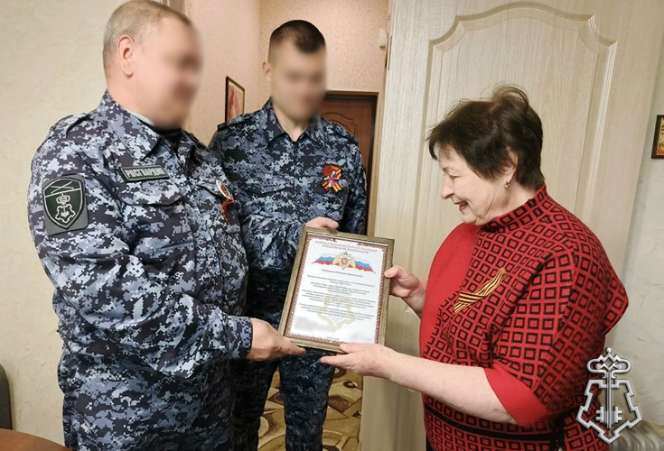 В Запорожской области росгвардейцы навестили дочь Героя Советского Союза