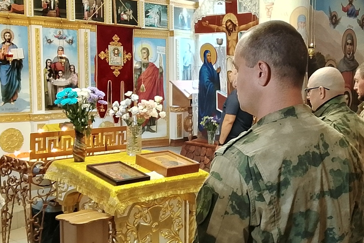 В Запорожской области росгвардейцы почтили память небесного покровителя ведомства святого князя Владимира