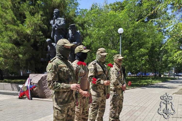 Сотрудники Росгвардии почтили память павших воинов-героев  в Запорожской области